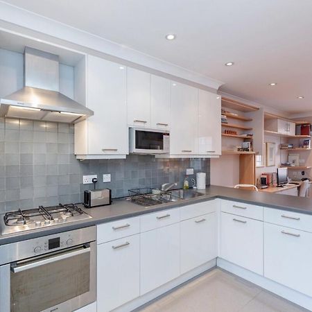 Beautiful 1 Bedroom Apartment In Victoria London Bagian luar foto