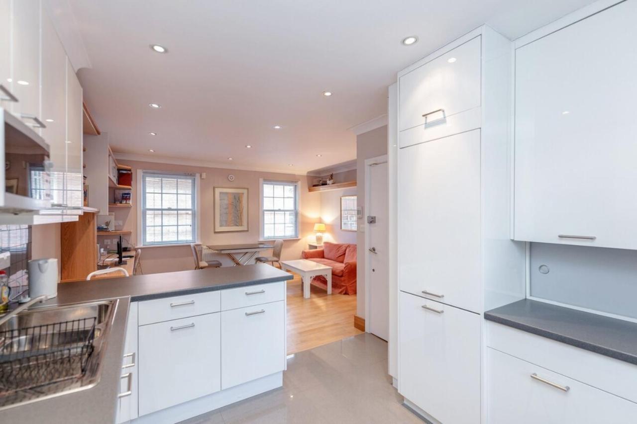 Beautiful 1 Bedroom Apartment In Victoria London Bagian luar foto